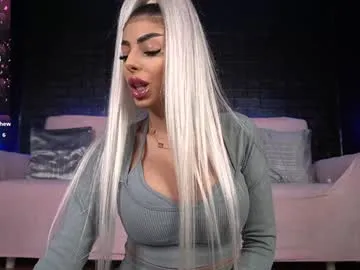 bella_blonda's Thumb Image