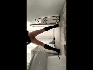 d1ckh3rd0wnr18 Image 7