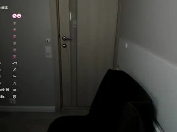 juliabeautiful's Thumb Image