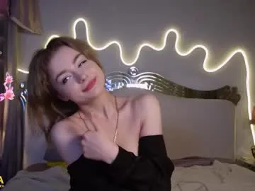 litt1e_emilyy Image 3