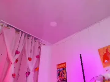 lucyy_peach Image 18