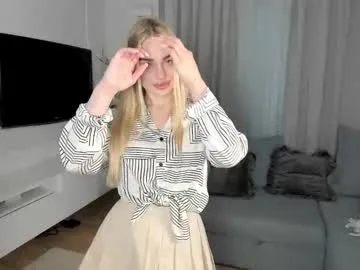 nicole_blueberry's Thumb Image