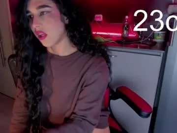 sara_hunter1 Image 5