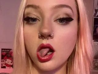 ChloeLevine's Thumb Image